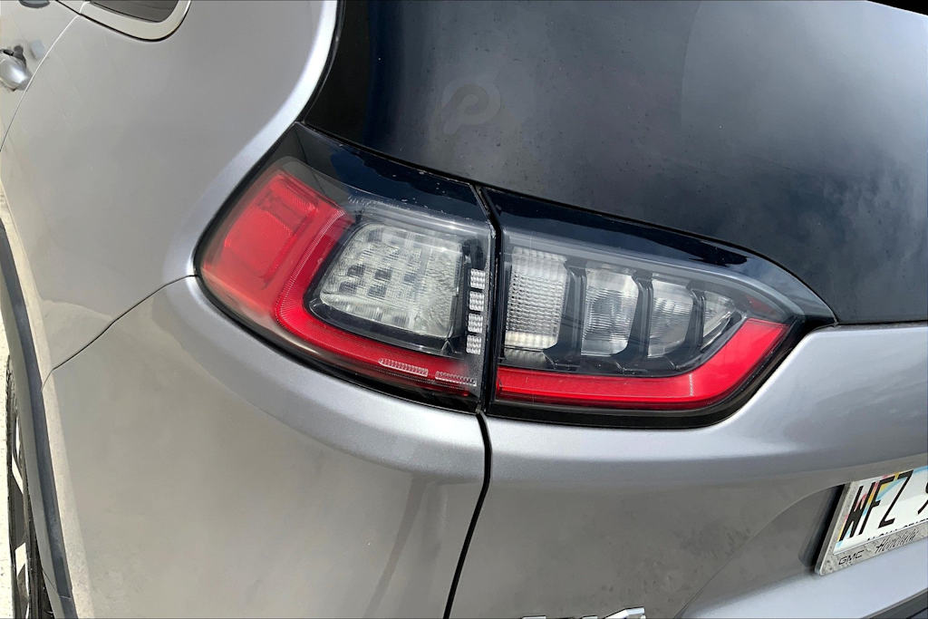 Thumbnail: 2019 Jeep Cherokee - 32