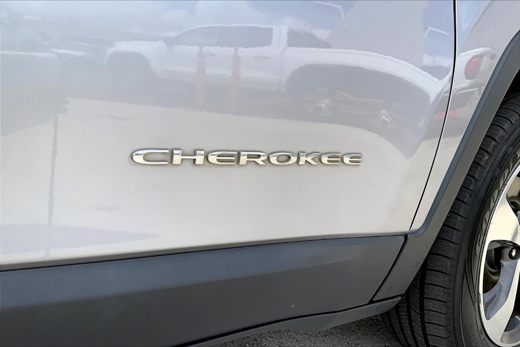 Thumbnail: 2019 Jeep Cherokee - 7