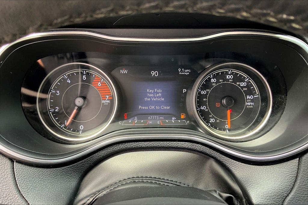 Thumbnail: 2019 Jeep Cherokee - 17