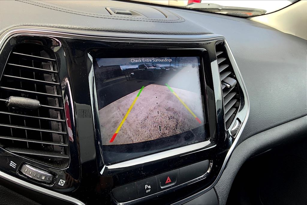 Thumbnail: 2019 Jeep Cherokee - 26