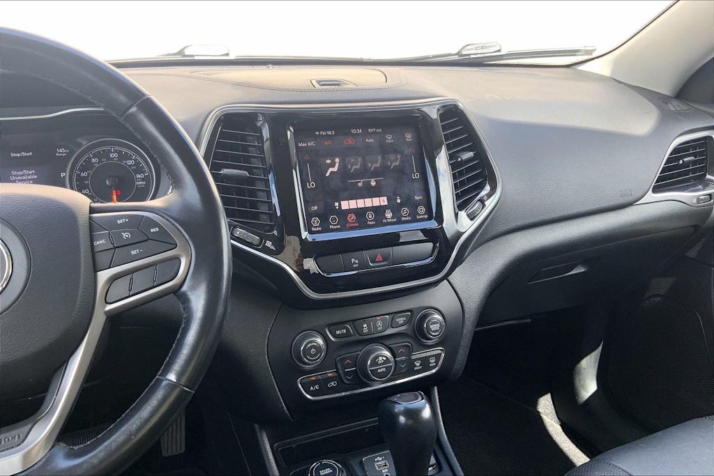 Thumbnail: 2019 Jeep Cherokee - 15