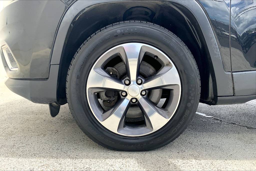 Thumbnail: 2019 Jeep Cherokee - 8