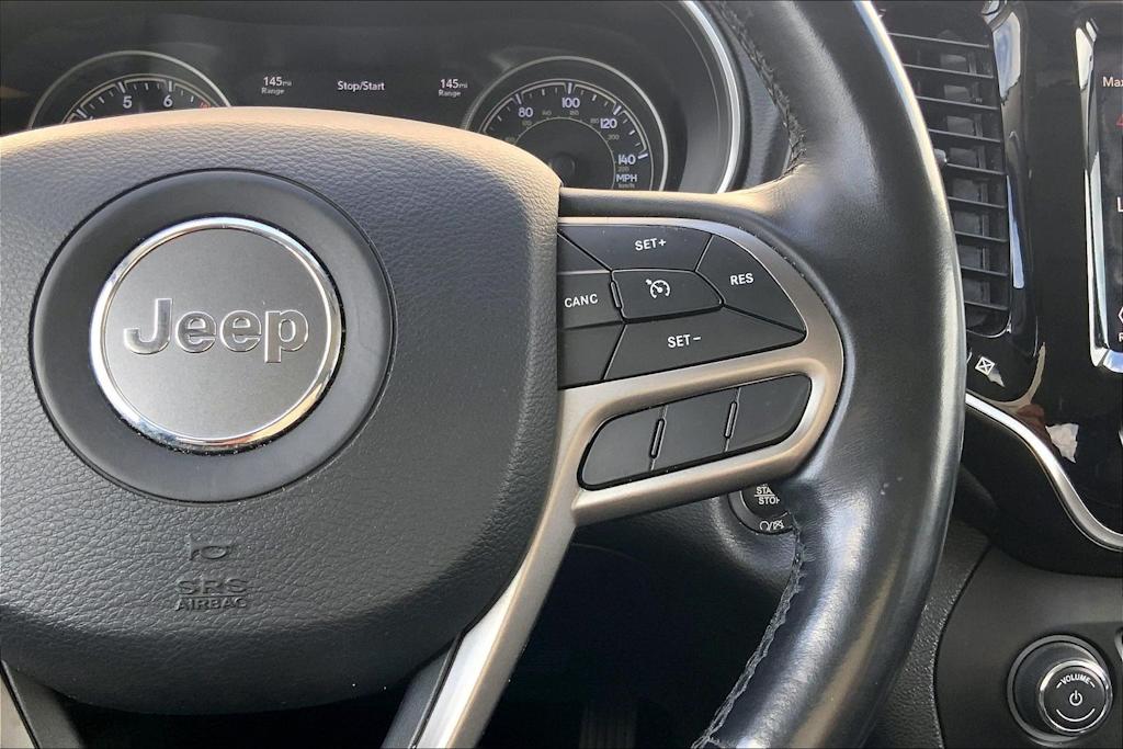 Thumbnail: 2019 Jeep Cherokee - 24
