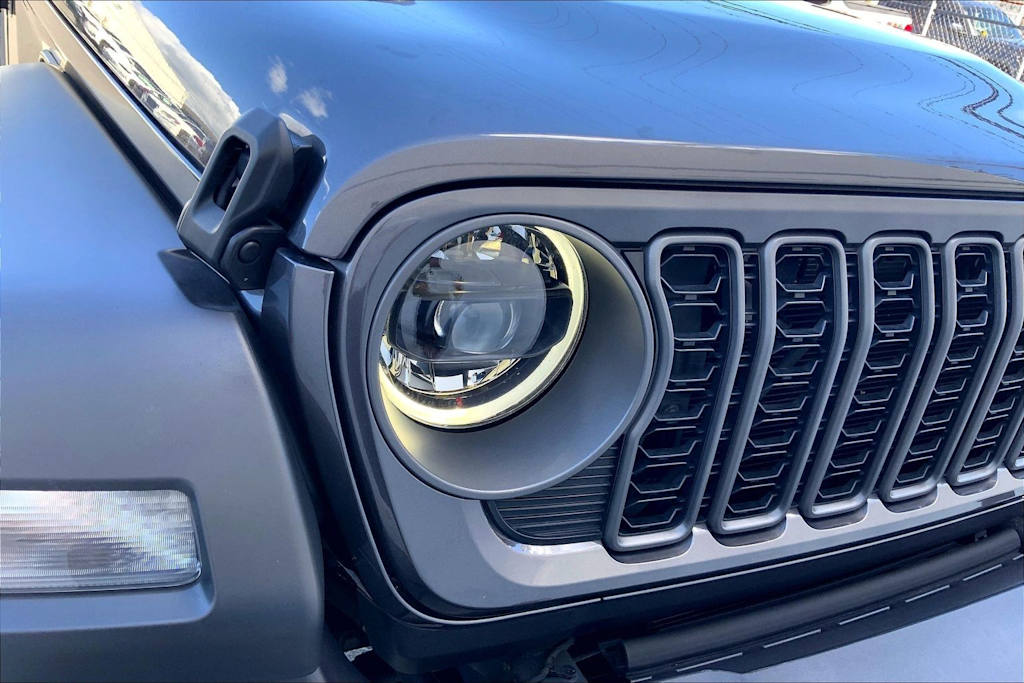Thumbnail: 2025 Jeep Wrangler - 31