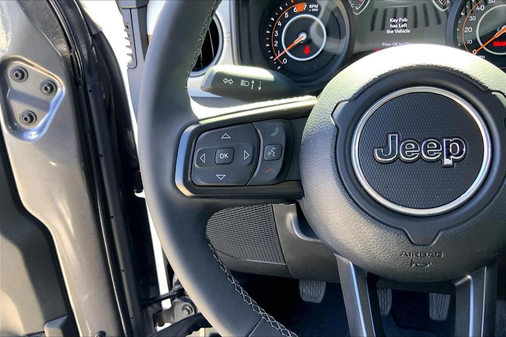 Thumbnail: 2025 Jeep Wrangler - 25