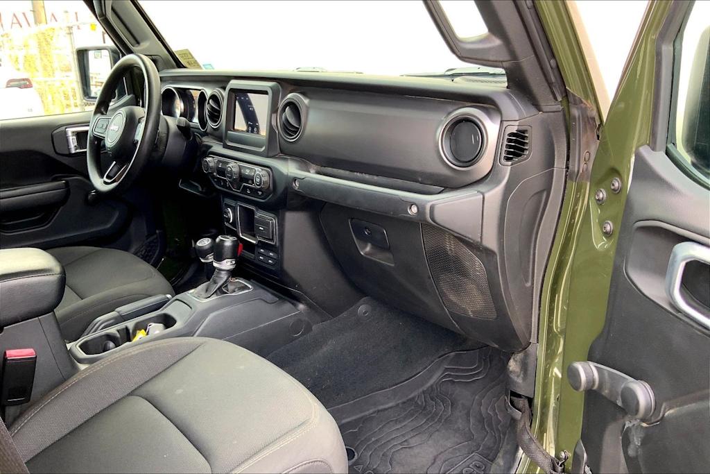 Thumbnail: 2022 Jeep Gladiator - 23
