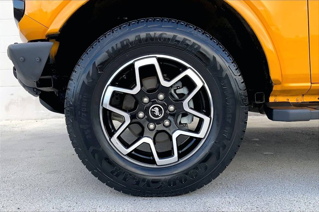Thumbnail: 2021 Ford Bronco - 8