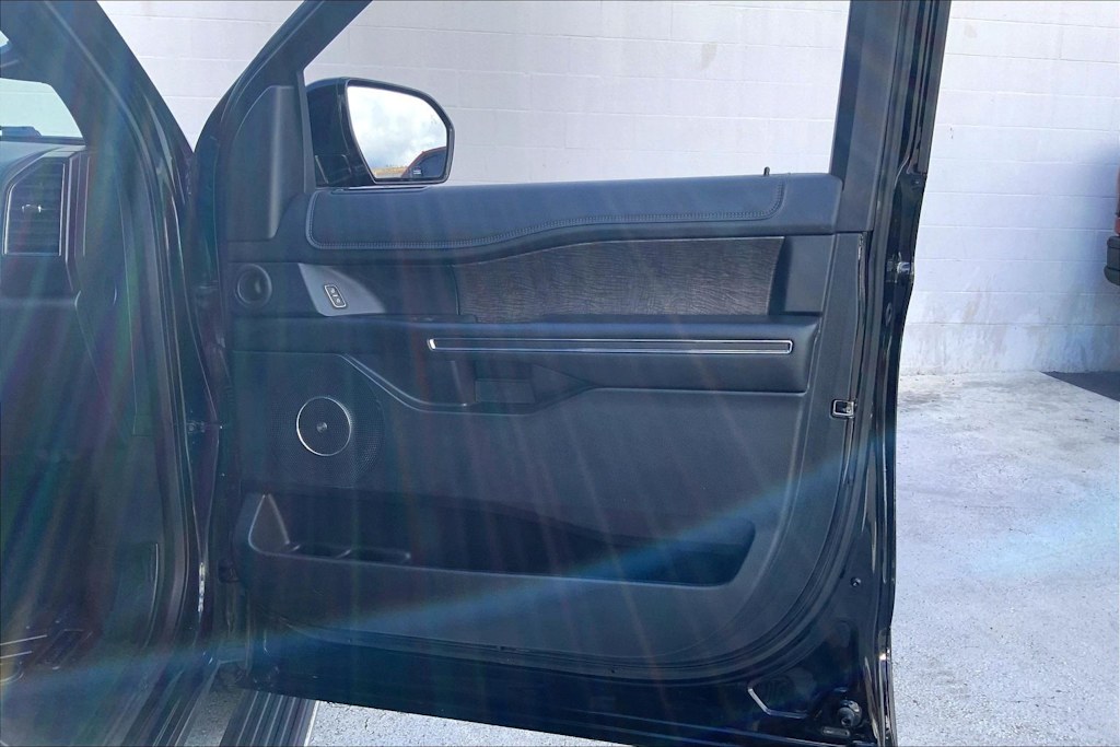 Thumbnail: 2019 Ford Expedition - 28