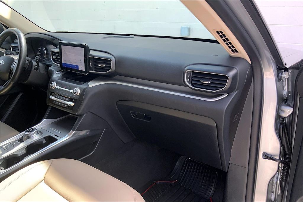 Thumbnail: 2020 Ford Explorer - 24