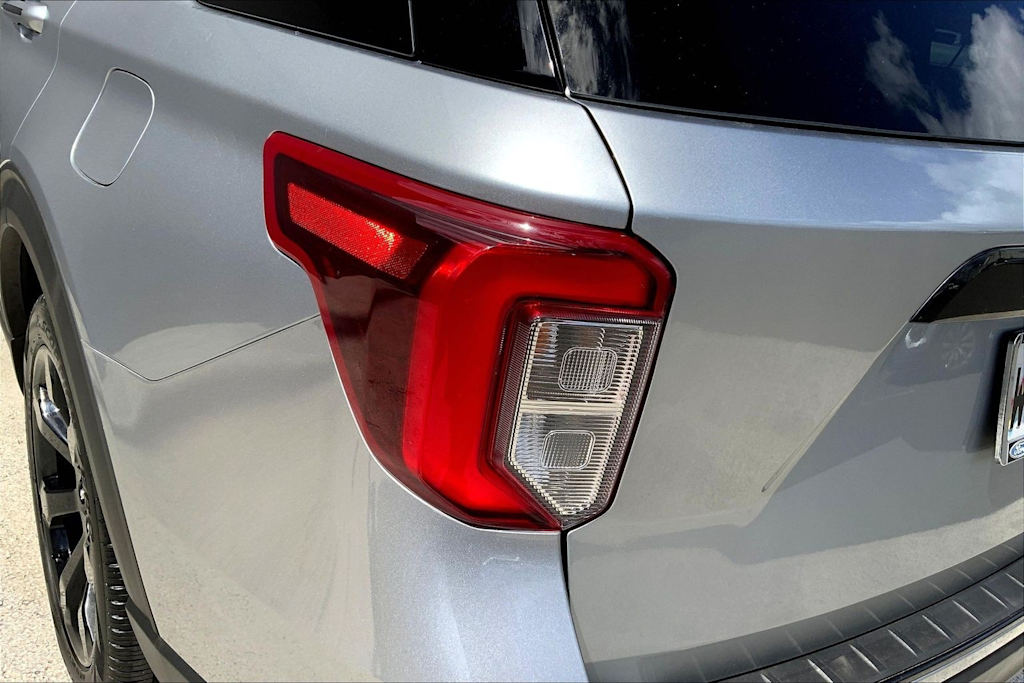 Thumbnail: 2023 Ford Explorer - 32
