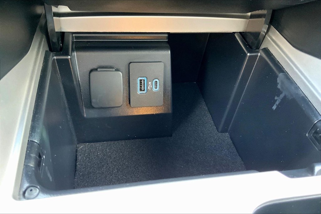 Thumbnail: 2023 Ford Explorer - 34