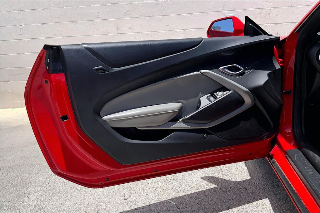 Thumbnail: 2018 Chevrolet Camaro - 27