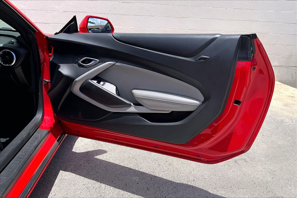 Thumbnail: 2018 Chevrolet Camaro - 28