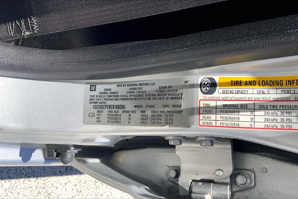 Thumbnail: 2012 Chevrolet Colorado - 21