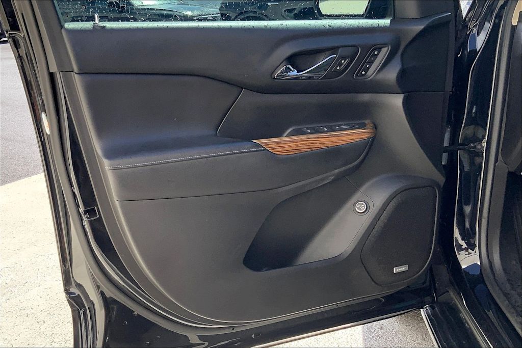 Thumbnail: 2017 GMC Acadia - 27