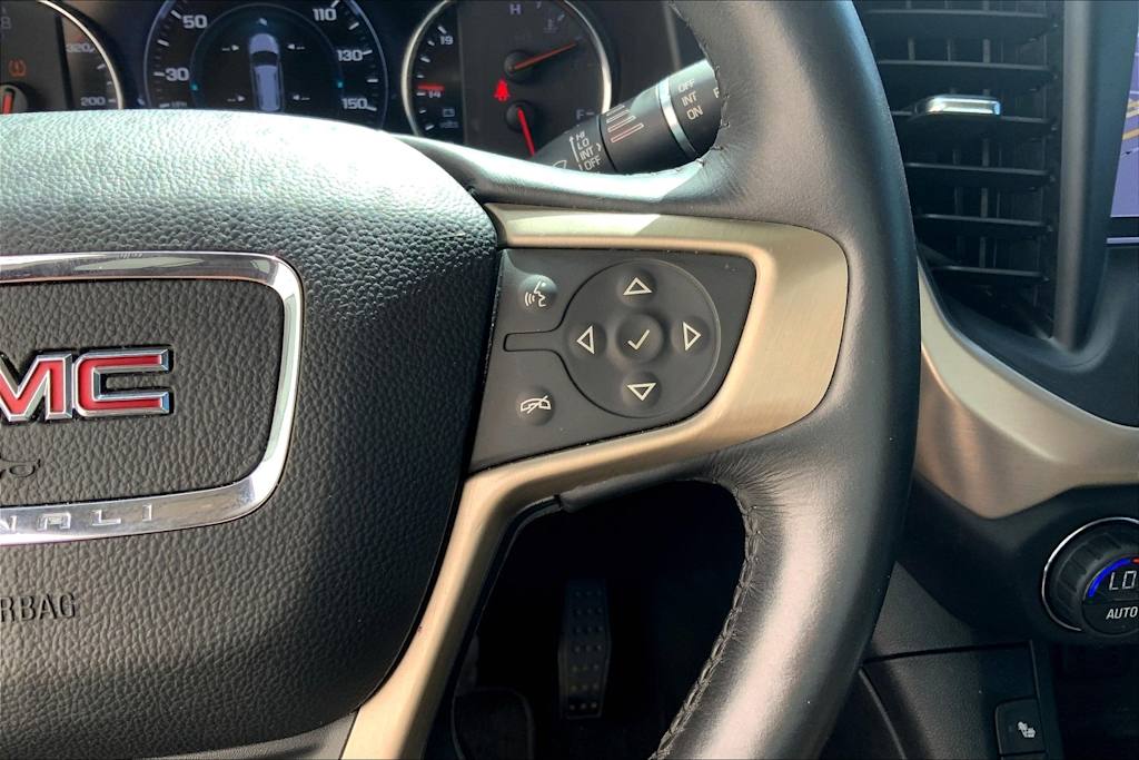 Thumbnail: 2017 GMC Acadia - 26