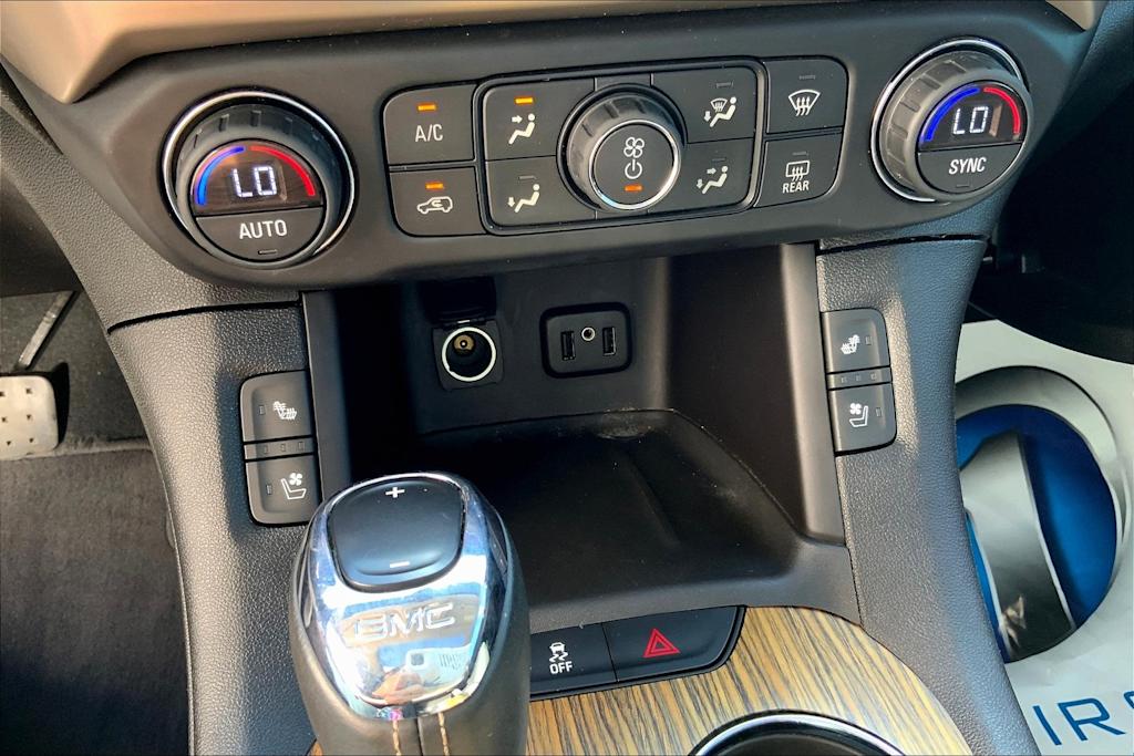 Thumbnail: 2017 GMC Acadia - 34