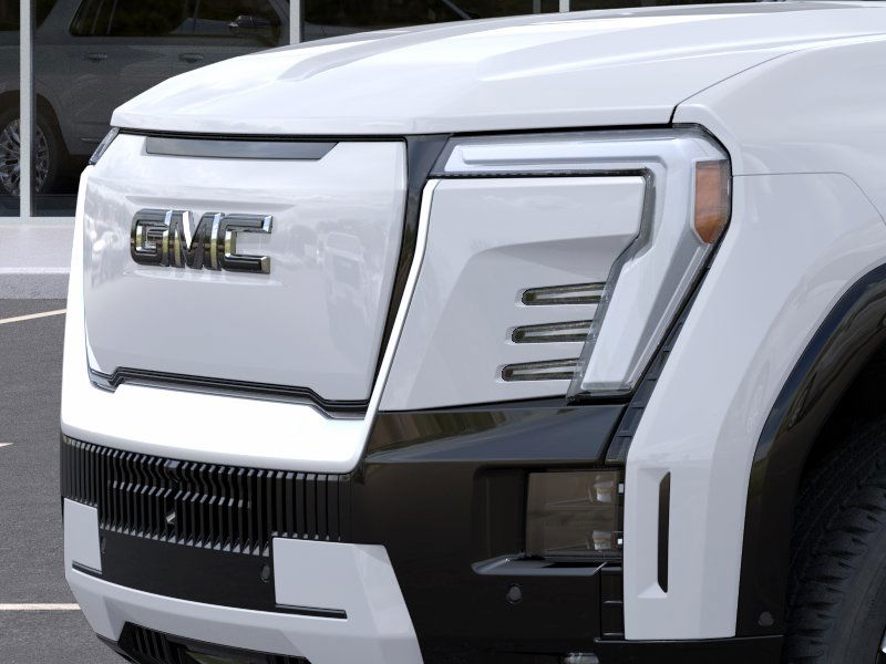 2025 GMC Sierra EV Denali 18