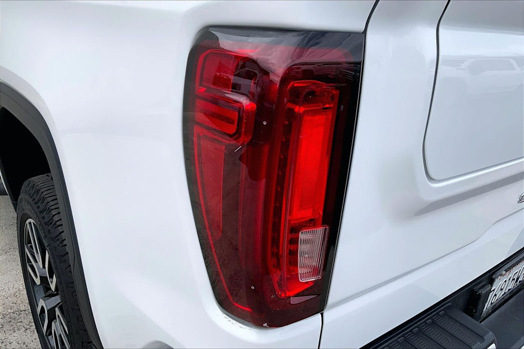 Thumbnail: 2023 GMC Sierra 1500 - 32