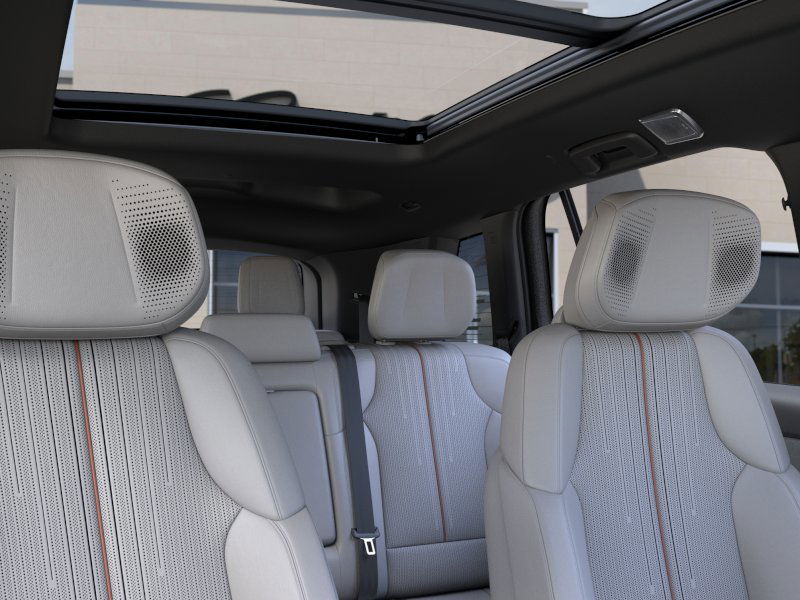 Thumbnail: 2026 Cadillac Vistiq - 24