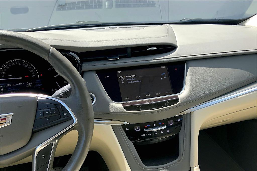 Thumbnail: 2017 Cadillac XT5 - 15