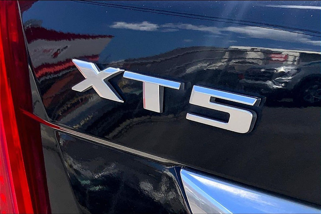 Thumbnail: 2017 Cadillac XT5 - 7