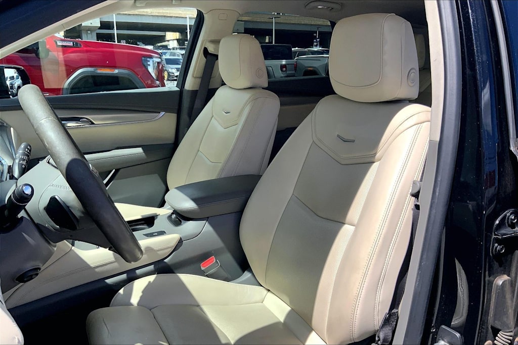 Thumbnail: 2017 Cadillac XT5 - 11