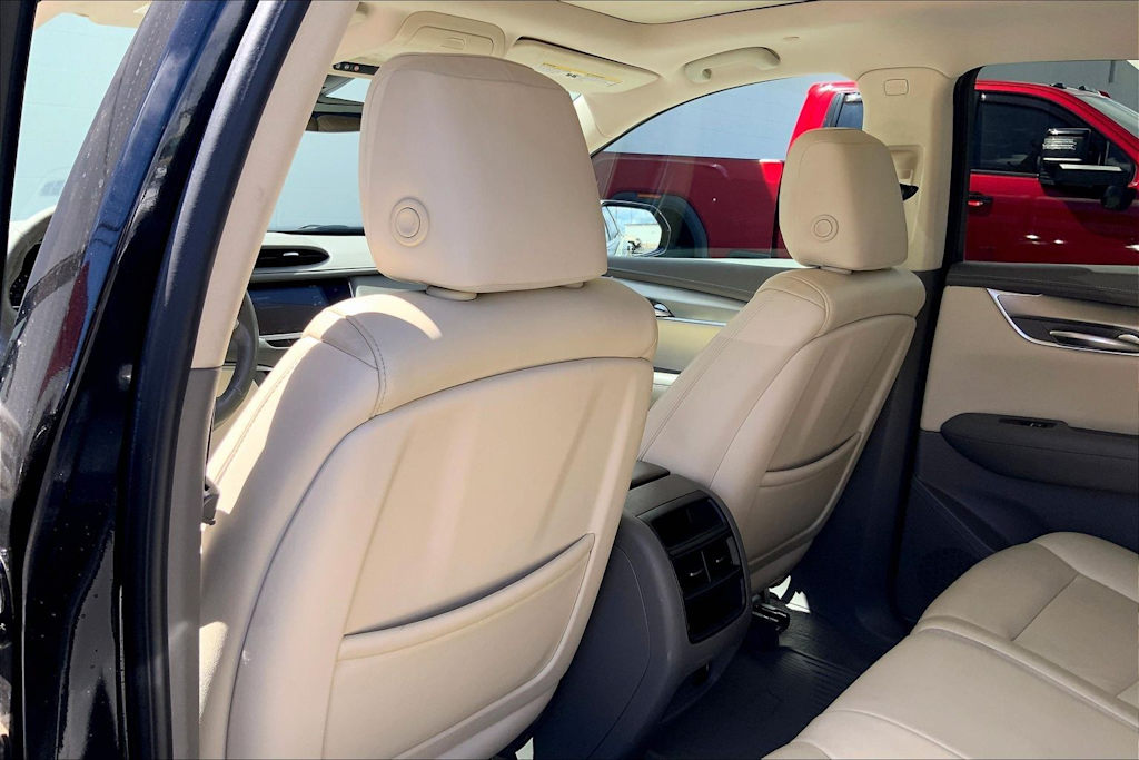 Thumbnail: 2017 Cadillac XT5 - 13