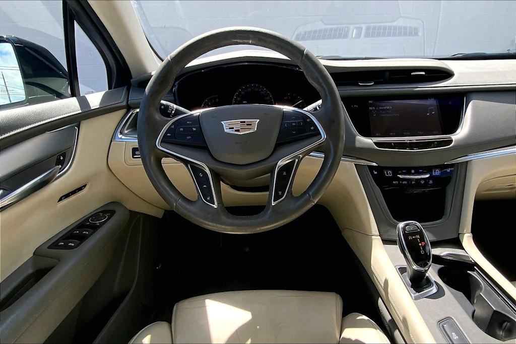 Thumbnail: 2017 Cadillac XT5 - 14