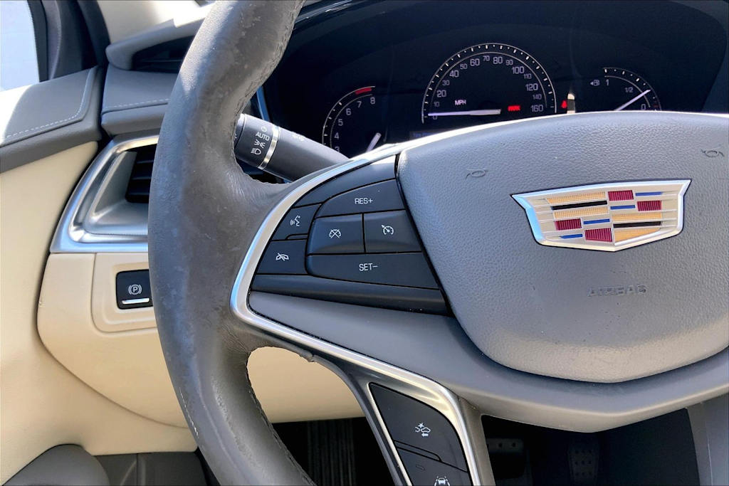 Thumbnail: 2017 Cadillac XT5 - 24