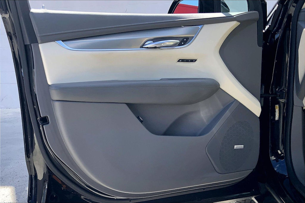 Thumbnail: 2017 Cadillac XT5 - 27