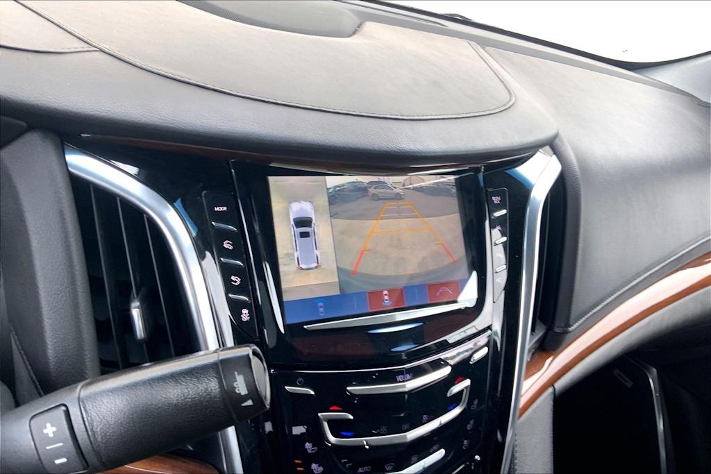 Thumbnail: 2019 Cadillac Escalade - 16