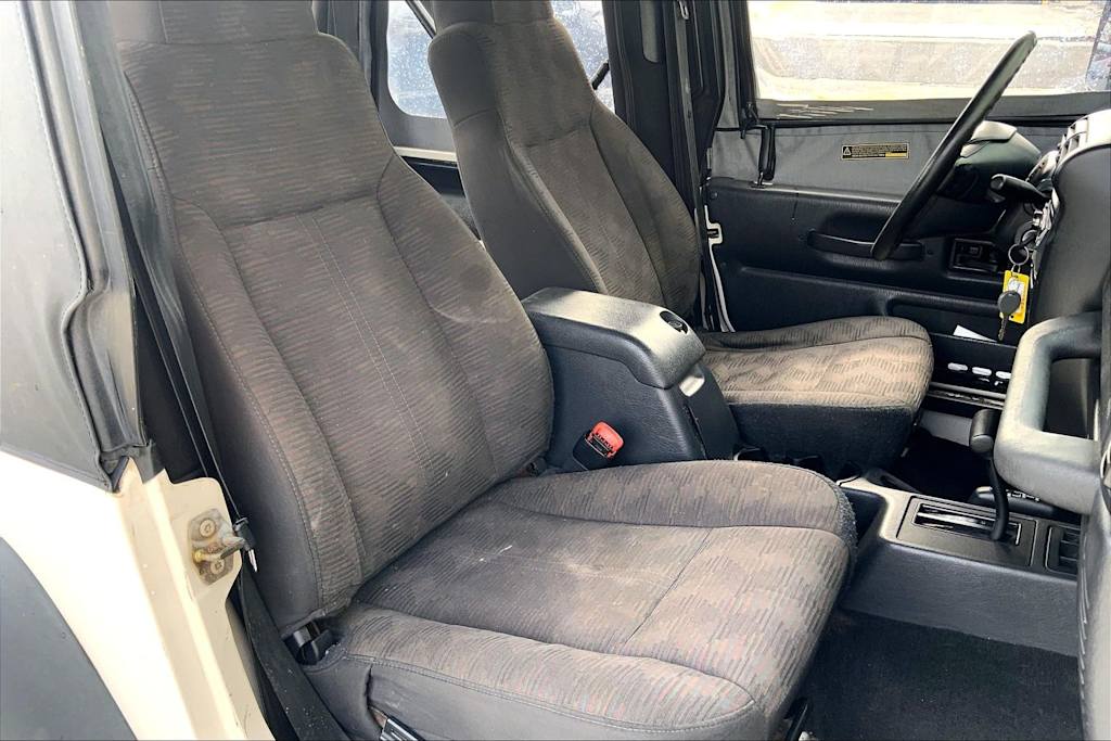 Thumbnail: 2004 Jeep Wrangler - 13