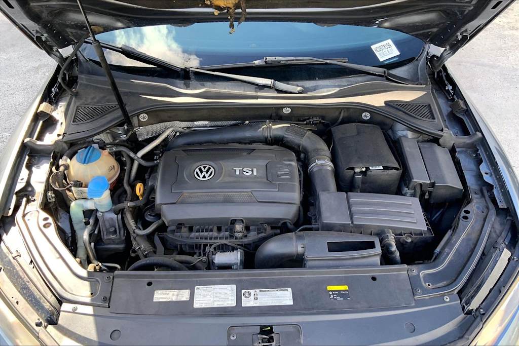 Thumbnail: 2017 Volkswagen Passat - 9