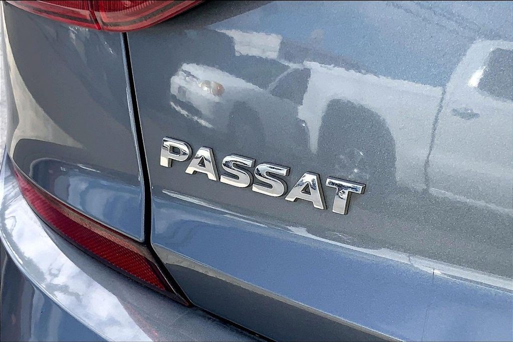 Thumbnail: 2017 Volkswagen Passat - 7