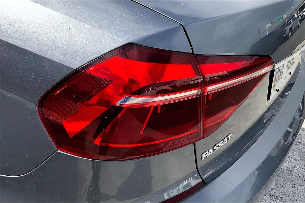 Thumbnail: 2017 Volkswagen Passat - 32