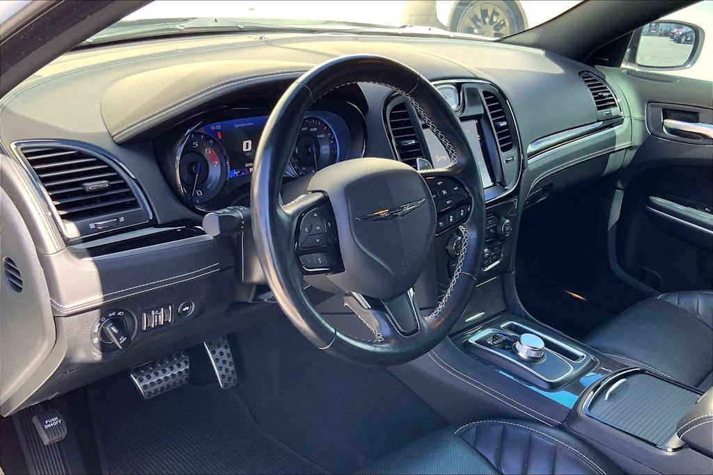 Thumbnail: 2023 Chrysler 300 - 2