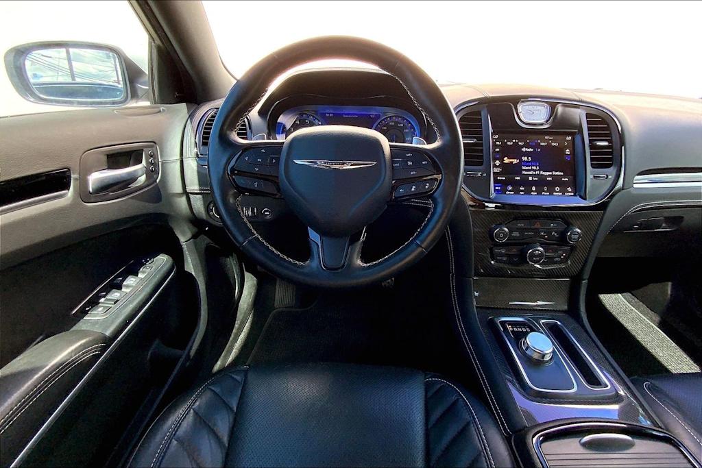Thumbnail: 2023 Chrysler 300 - 14