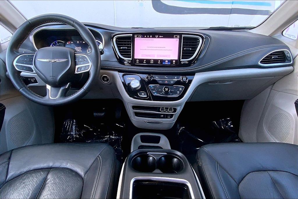 Thumbnail: 2022 Chrysler Pacifica - 8