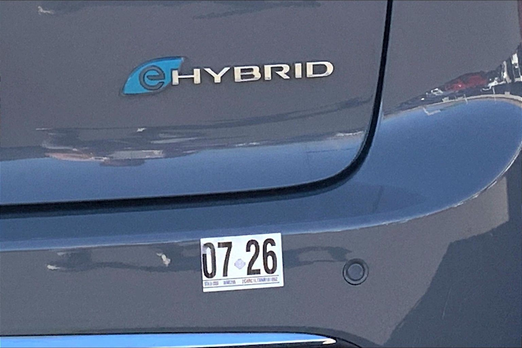 Thumbnail: 2022 Chrysler Pacifica - 6