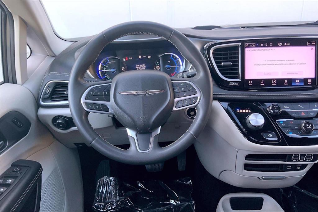 Thumbnail: 2022 Chrysler Pacifica - 12