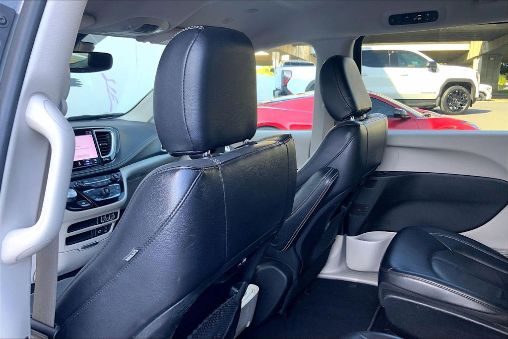 Thumbnail: 2022 Chrysler Pacifica - 11