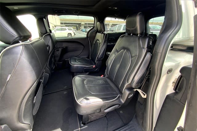 2021 Chrysler Pacifica Limited 30