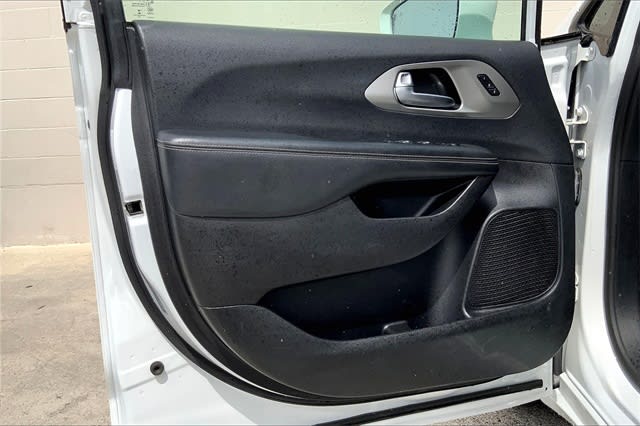 2021 Chrysler Pacifica Limited 28