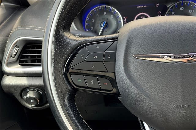 2021 Chrysler Pacifica Limited 25