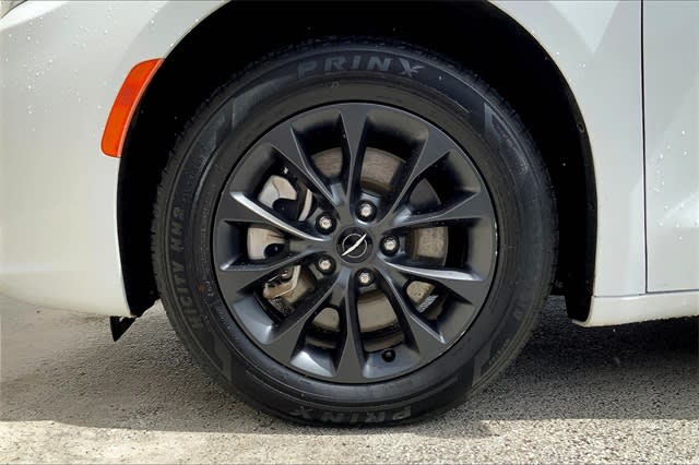 2021 Chrysler Pacifica Limited 8