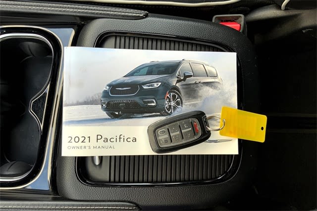 2021 Chrysler Pacifica Limited 17