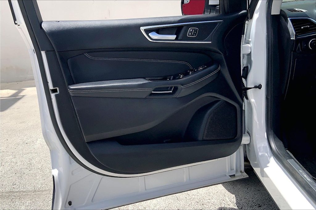 Thumbnail: 2018 Ford Edge - 27