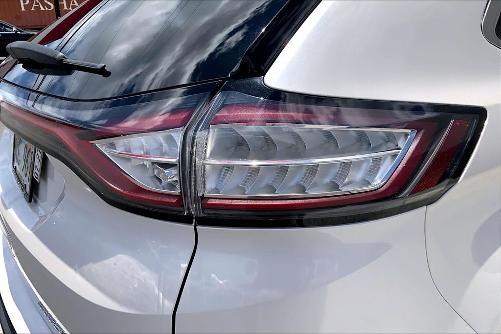 Thumbnail: 2018 Ford Edge - 32