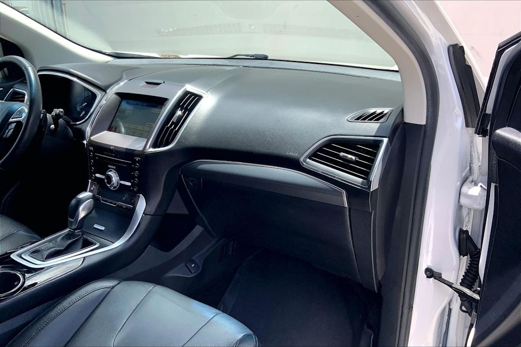 Thumbnail: 2018 Ford Edge - 24